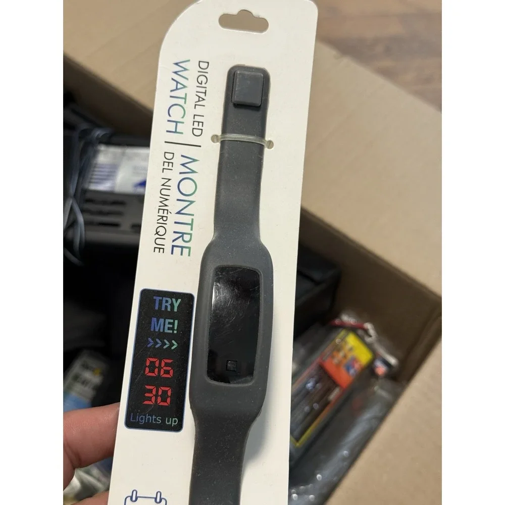 MONTRE DIGITAL LED WATCH - BRAND NEW‎ - Needs Battery